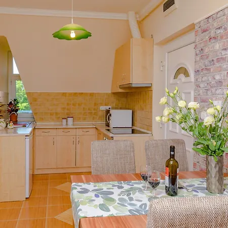 Illes Apartmanok Ii. Apartment